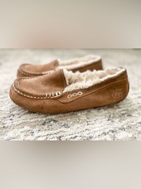Ugg Slippers‎ Size 7 Chestnut